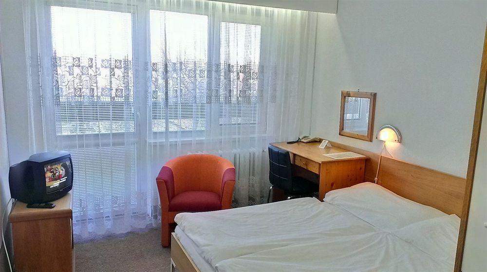 Maj Hotel Medical Wellness Piest'any Exteriör bild